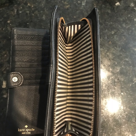 Kate Spade Wallet - Picture 4 of 4